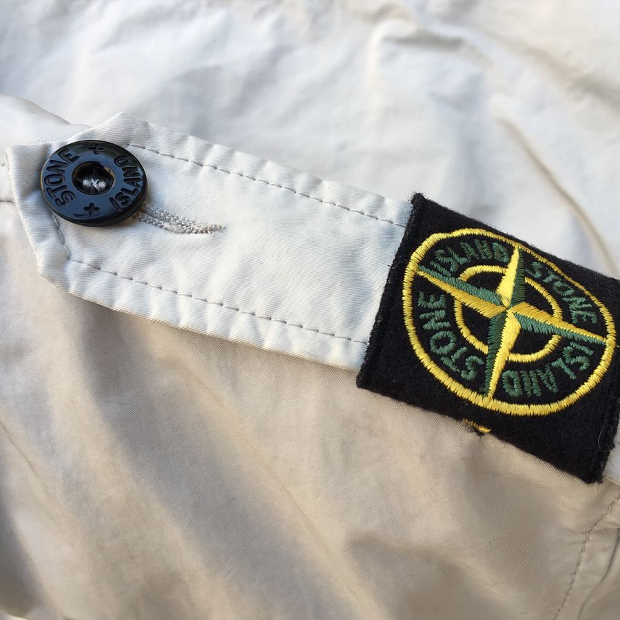 stone island shoulder badge