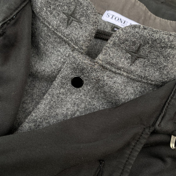 stone island embroidered collar detail