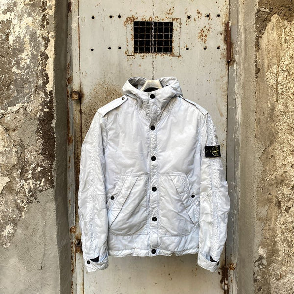 stone island tyvek shield jacket in white