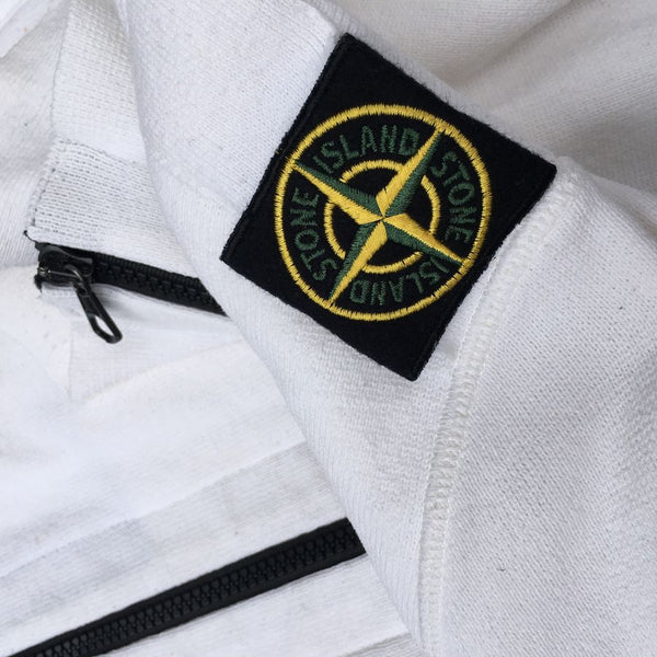 stone island shoulder badge